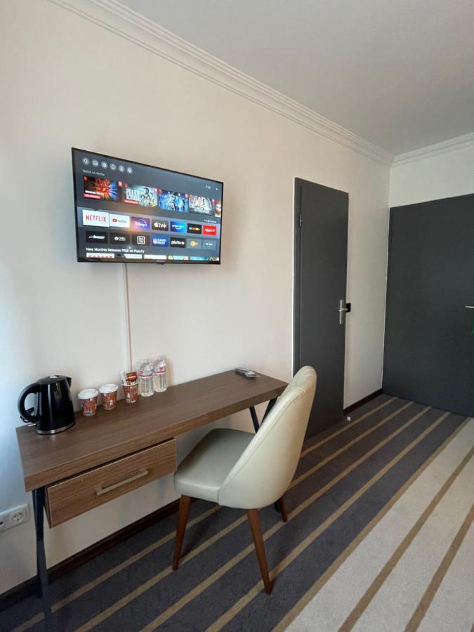 Hostel Casa Andalucia Халбергмос Екстериор снимка